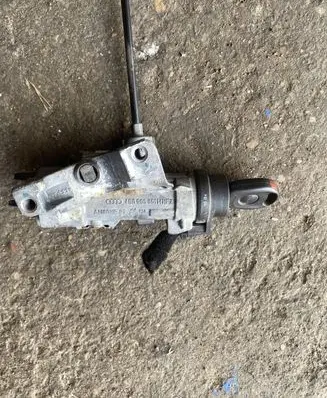 Volkswagen PASSAT B5.5 Ignition lock 4B0905851