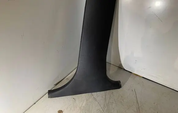 BMW 5 E39 (B) pillar trim (bottom) E395143 8172422