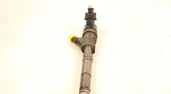 Toyota Yaris Fuel injector 