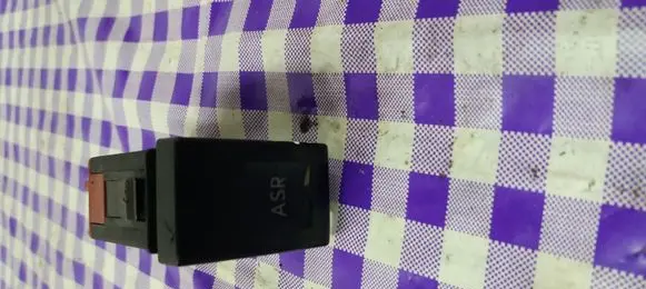 Traction control (ASR) switch