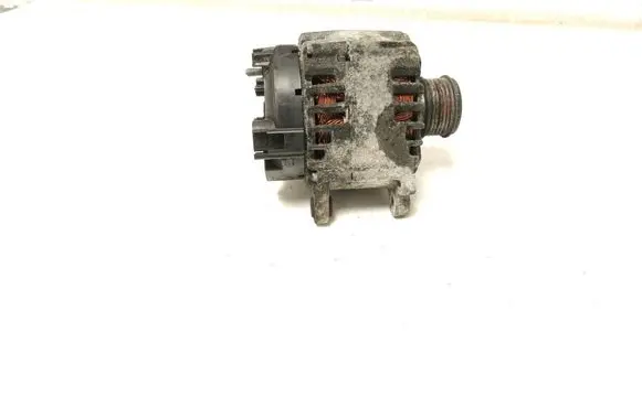 Volkswagen Tiguan Generator/alternator 03L903023A