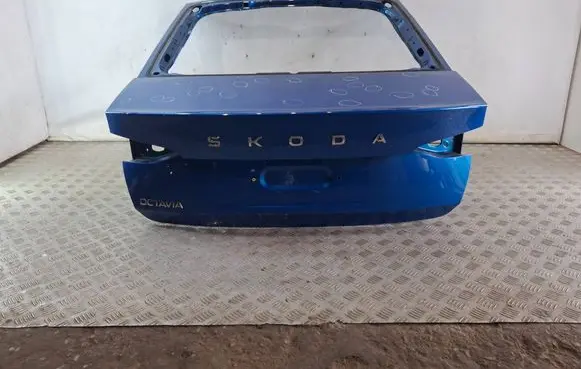 Skoda Octavia Mk4 Tailgate/trunk/boot lid 5E6827105A