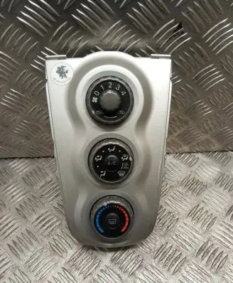 Toyota Yaris Climate control unit 554060D190