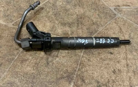 Mercedes-Benz ML W164 Fuel injector A6420701387