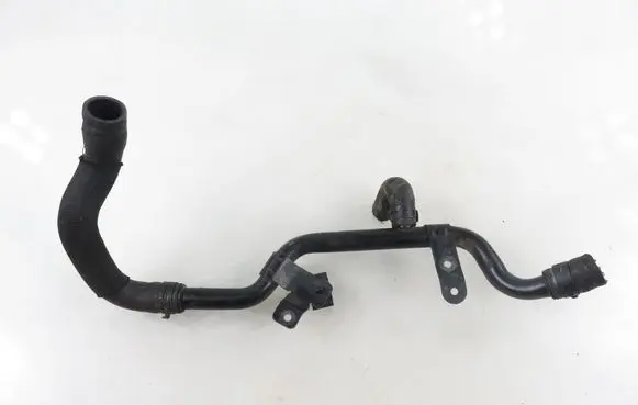 Volkswagen PASSAT B6 Engine coolant pipe/hose 3C0121070P