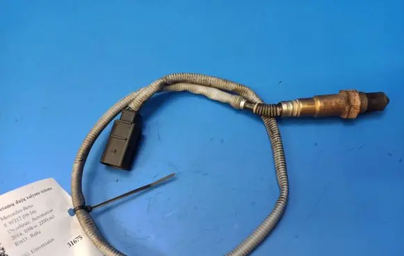 Mercedes-Benz E W212 Lambda probe sensor 0075425118 0281004207 0281004208