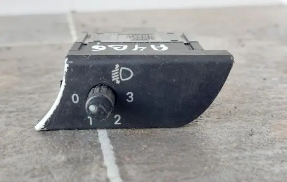 Audi A4 S4 B6 8E 8H Headlight level height control switch 8E1919094