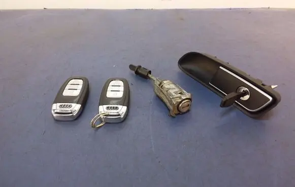 Audi A8 S8 D4 4H Ignition lock 