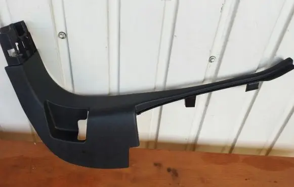 Peugeot 308 Foot area side trim 9832182980