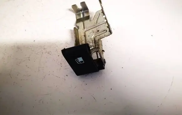 Honda CR-V Fuel tank opening switch 