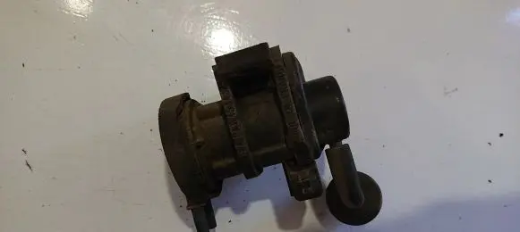 Opel Vectra B Engine mount vacuum valve 09128022