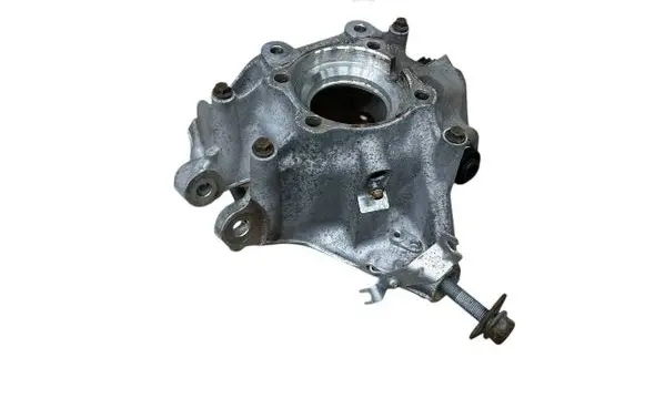 Rear wheel hub spindle/knuckle
