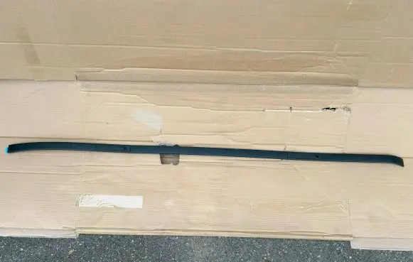 Roof trim bar molding cover