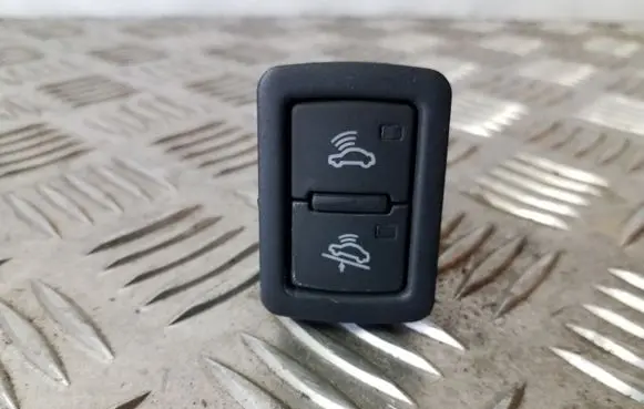 Audi A3 S3 A3 Sportback 8P Alarm switch 4F0962109