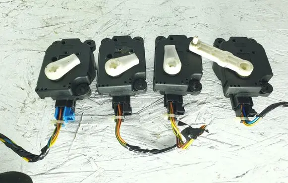 Land Rover Range Rover Sport L494 Air flap motor/actuator MF1139300681 EAB512