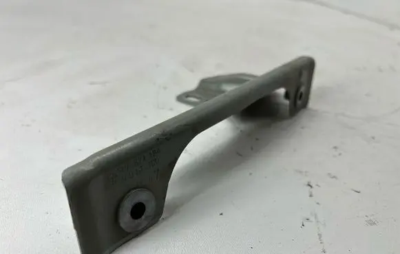Volkswagen Tiguan Allspace Fender mounting bracket 5NA821184
