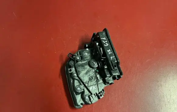 BMW X2 F39 Front door lock 7281931 51217281931