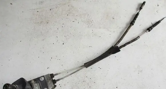 Volkswagen Polo IV 9N3 Gear shift cable linkage