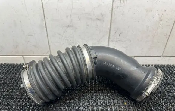 Volvo V60 Intercooler hose/pipe 1102601S01