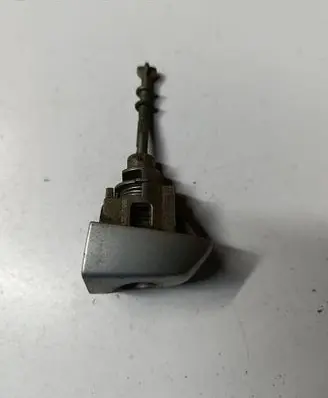 Suzuki SX4 Front door lock (next to the handle) 