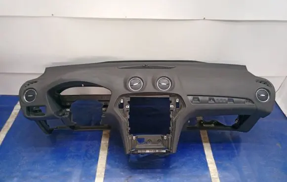 Ford Mondeo MK IV Dashboard 7S71A04310A 1155301