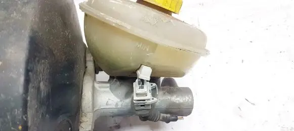 Master brake cylinder