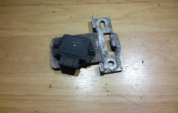 Opel Vectra B Ignition amplifier control unit 90243618