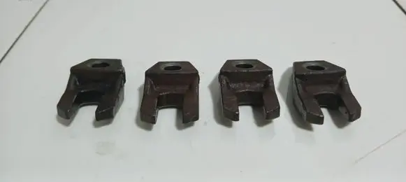 Citroen C4 II Fuel Injector clamp holder