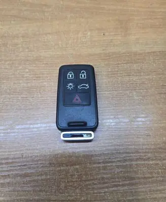 Volvo XC70 Ignition key/card 