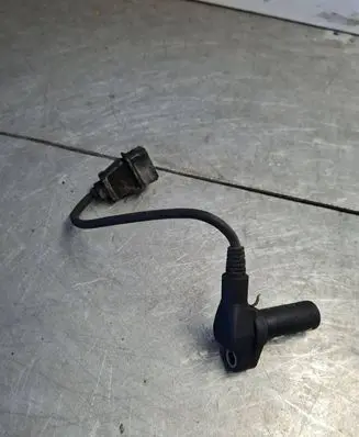 Volkswagen Transporter - Caravelle T4 Crankshaft position sensor 075900433C