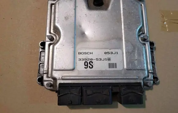 Suzuki Grand Vitara II Engine control unit/module ECU 3392053J10 053J1