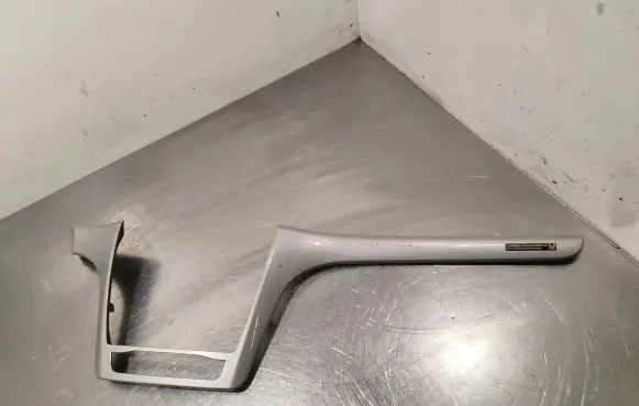 Skoda Yeti (5L) Dashboard glove box trim 5L1858418