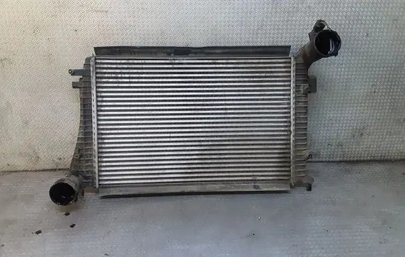 Volkswagen PASSAT B6 Intercooler radiator 3C0145803G