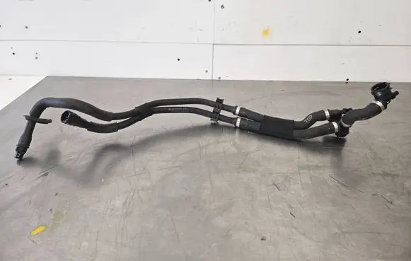 Engine coolant pipe/hose
