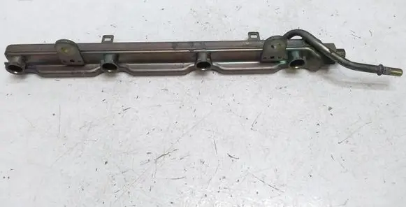 Honda CR-V Fuel main line pipe