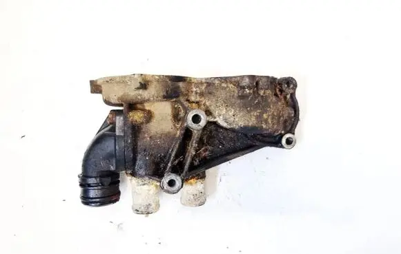 Volkswagen PASSAT B4 Engine coolant pipe/hose 037121013