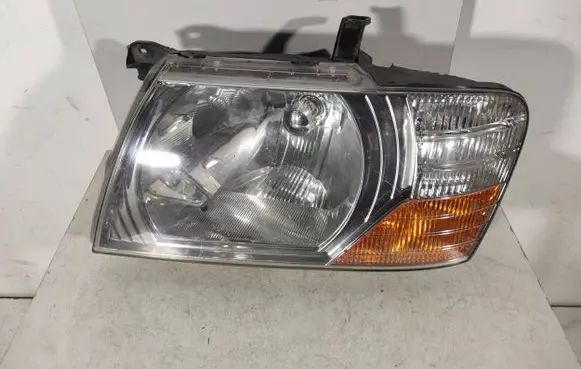Mitsubishi Pajero Headlight/headlamp