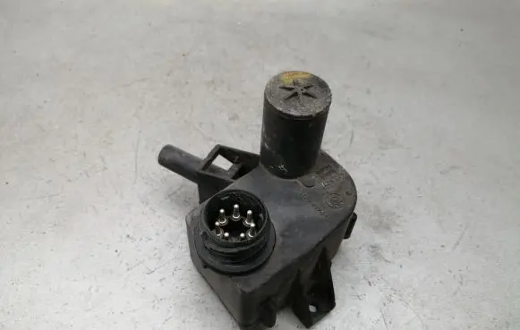 BMW 7 E38 Cruise control unit/module 8360043