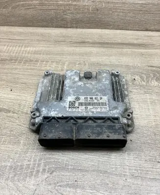 Volkswagen PASSAT B6 Engine control unit/module 03G906021DP 0281012742