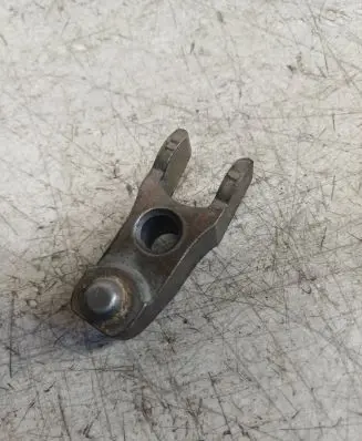 Volkswagen PASSAT B5 Fuel Injector clamp holder
