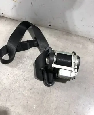Mercedes-Benz A W169 Front seatbelt 1698608385