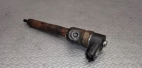 Opel Corsa D Fuel injector 0445110326