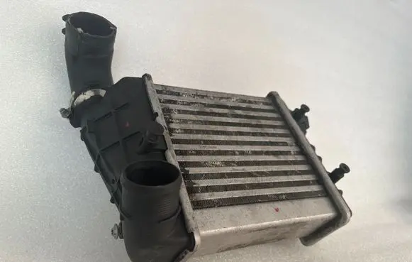 Audi A4 S4 B5 8D Intercooler radiator 8E0145805R