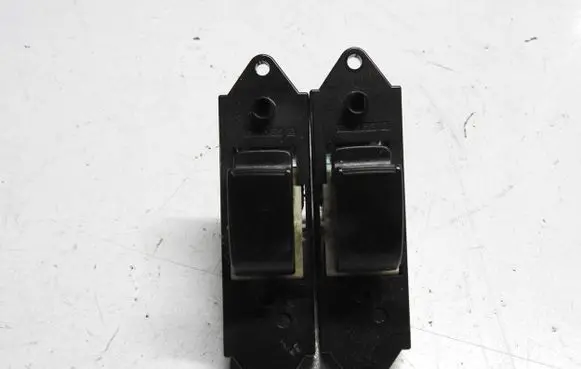 Mitsubishi ASX Electric window control switch MR587944 1590THD C8DD411MB