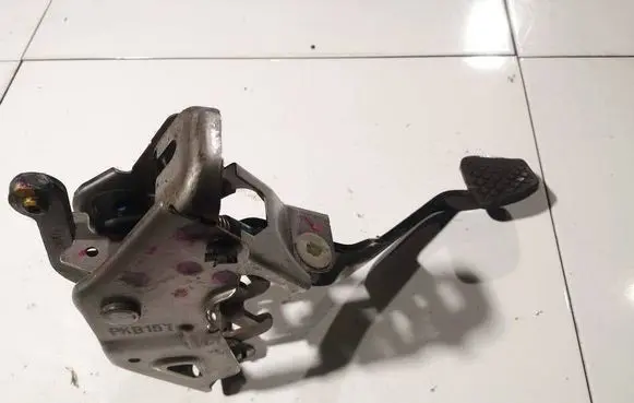 Honda CR-V Brake pedal 