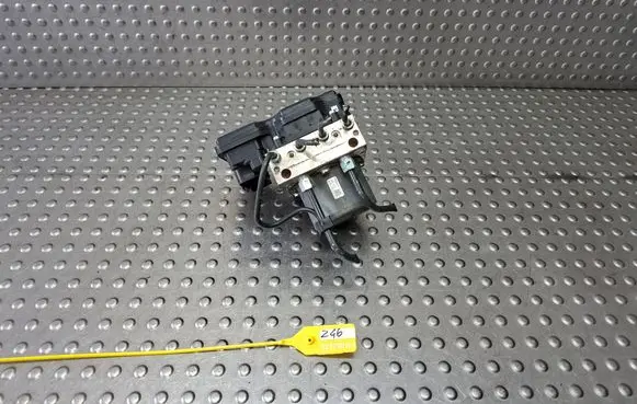 Nissan Leaf II (ZE1) ABS Pump S27730151 476605SD0C