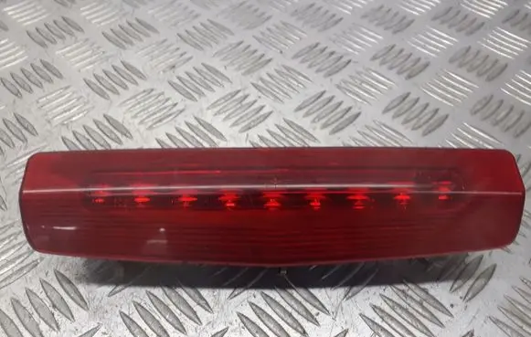 Opel Zafira B Third/center stoplight