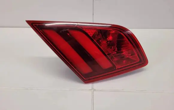 Tailgate rear/tail lights