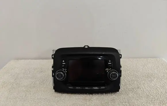 Fiat 500L Radio/CD/DVD/GPS head unit 07356523460 10R048119