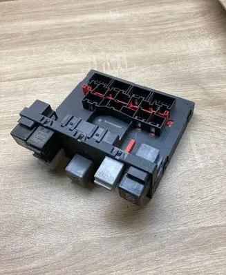 Volkswagen PASSAT B6 Comfort/convenience module 3C0937049D